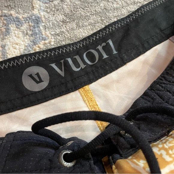 Vuori Tan Leaf Print Mens Board Shorts - Picture 4 of 6